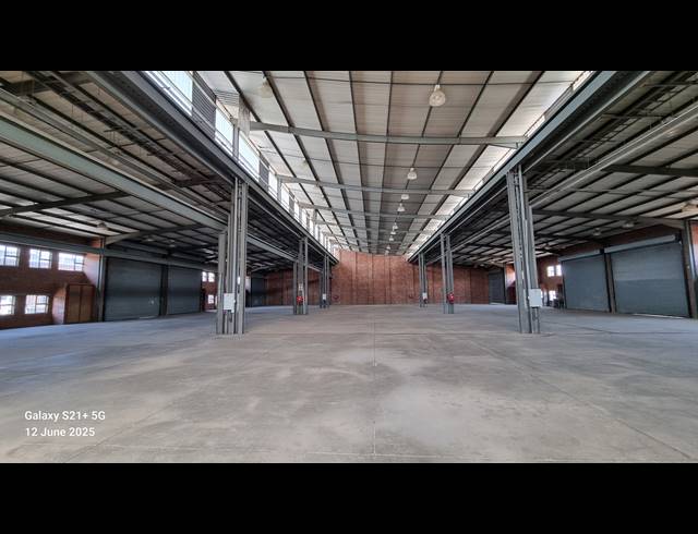 2,496M² WAREHOUSE TO LET IN HUGHES